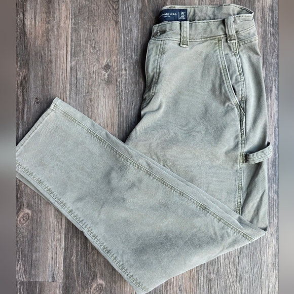 Abercrombie & Fitch Loose Fit Workwear Pants – Army Green (30x32) - Picture 1 of 5